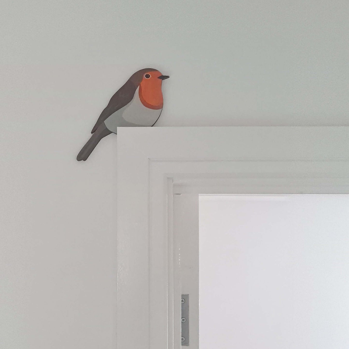 Robin Hand Painted Wooden Bird Corner Decoration - Left or Right Facing - Perfect For Door Frames, Cupboards, Light Switches, Pictures & More