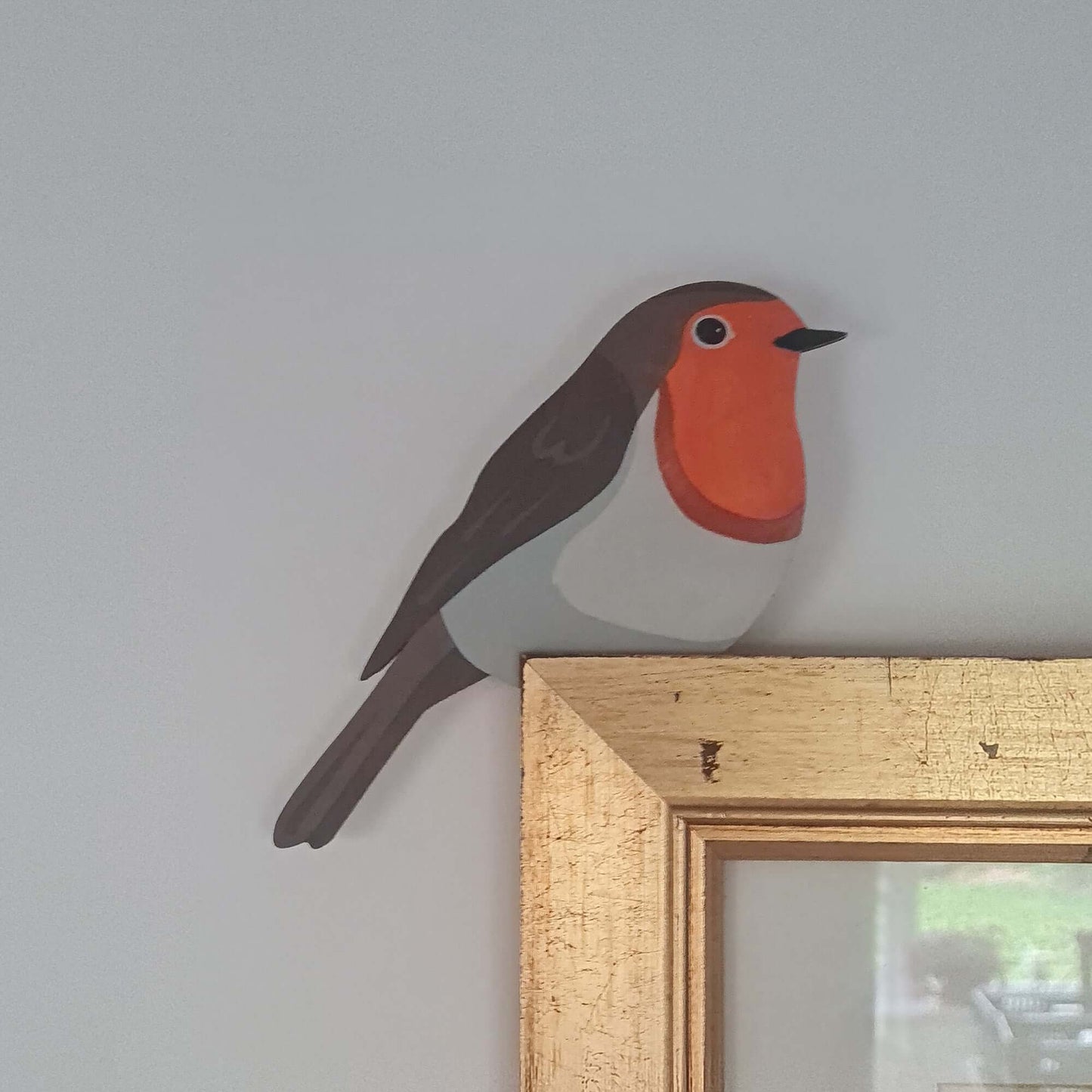 Robin Hand Painted Wooden Bird Corner Decoration - Left or Right Facing - Perfect For Door Frames, Cupboards, Light Switches, Pictures & More
