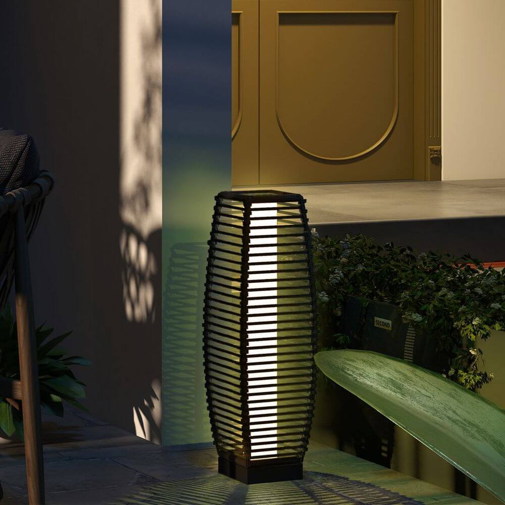 Outsunny Rattan Solar Floor Lamp with Auto On/Off LED Grey