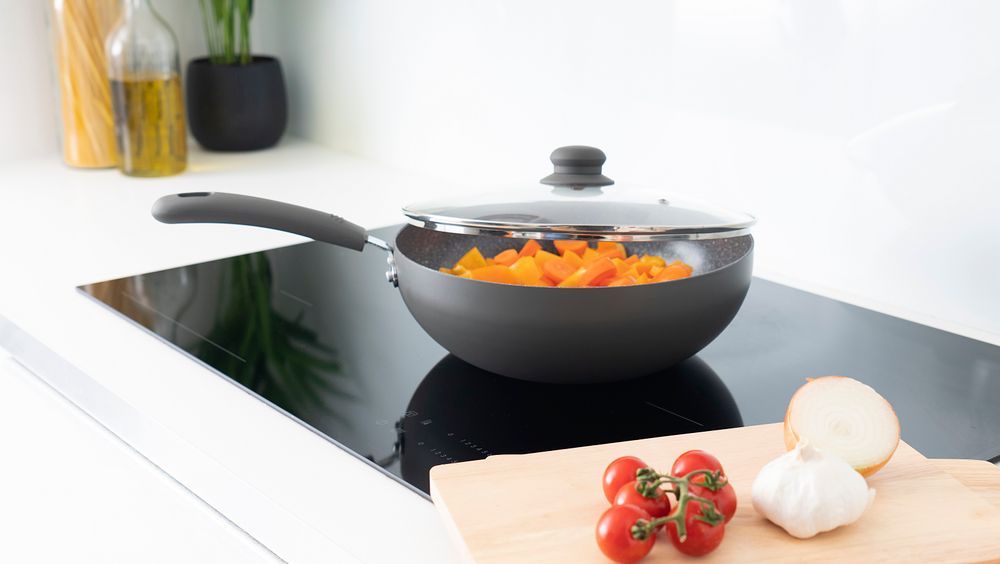 Durastone Grey 28cm Wok With Lid In Use