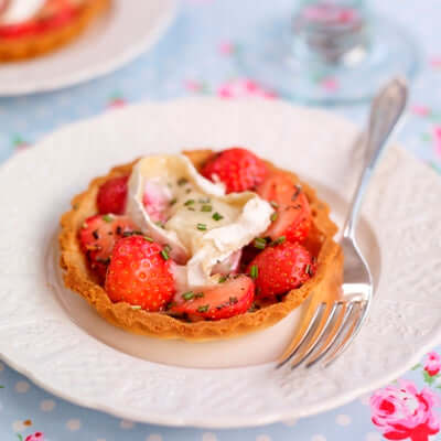 Sweet Eve Strawberry Goats Cheese And Black Pepper Tart