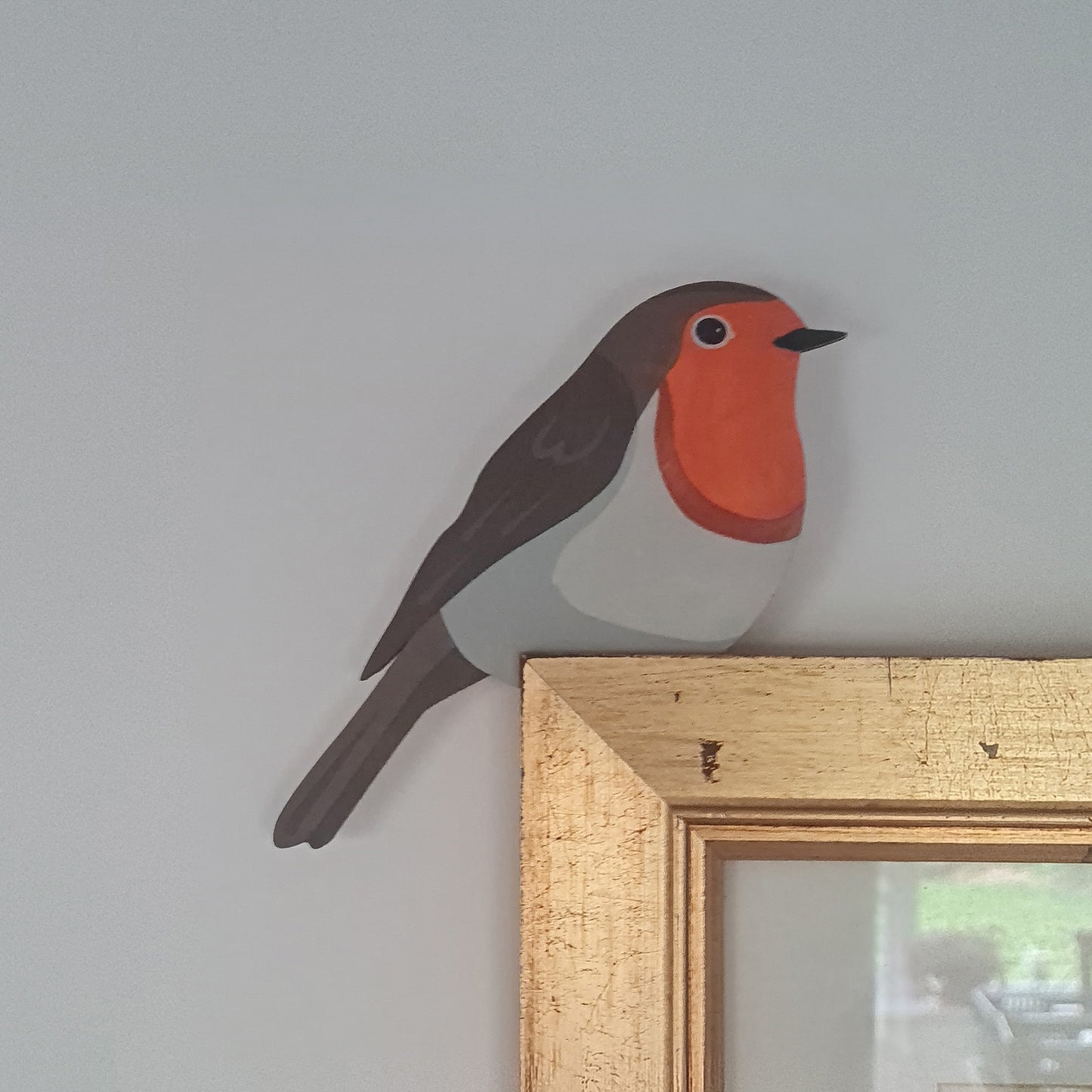 Robin Hand Painted Wooden Bird Corner Decoration - Left or Right Facing - Perfect For Door Frames, Cupboards, Light Switches, Pictures & More